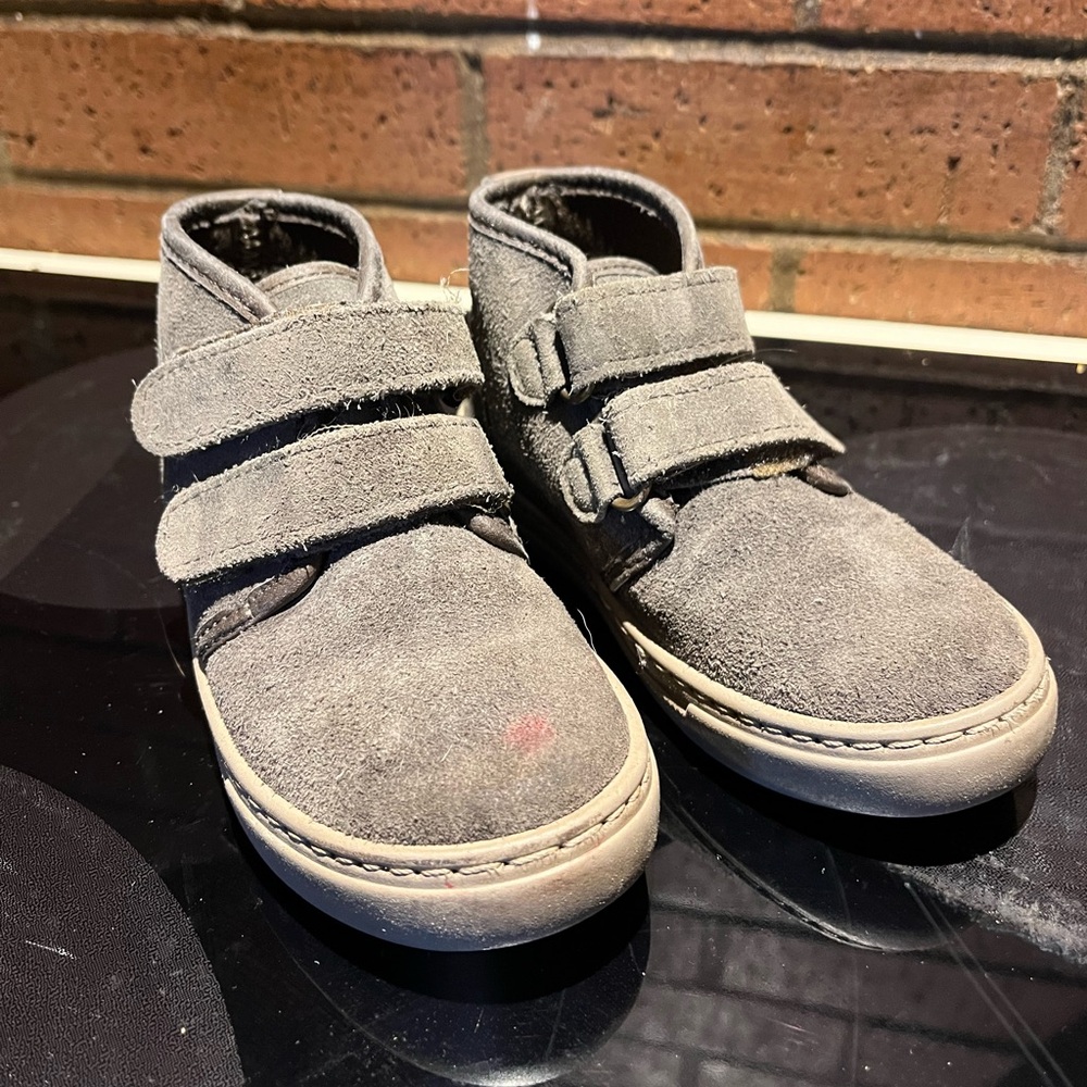 Toddler sueade boots - size 27, 9.5